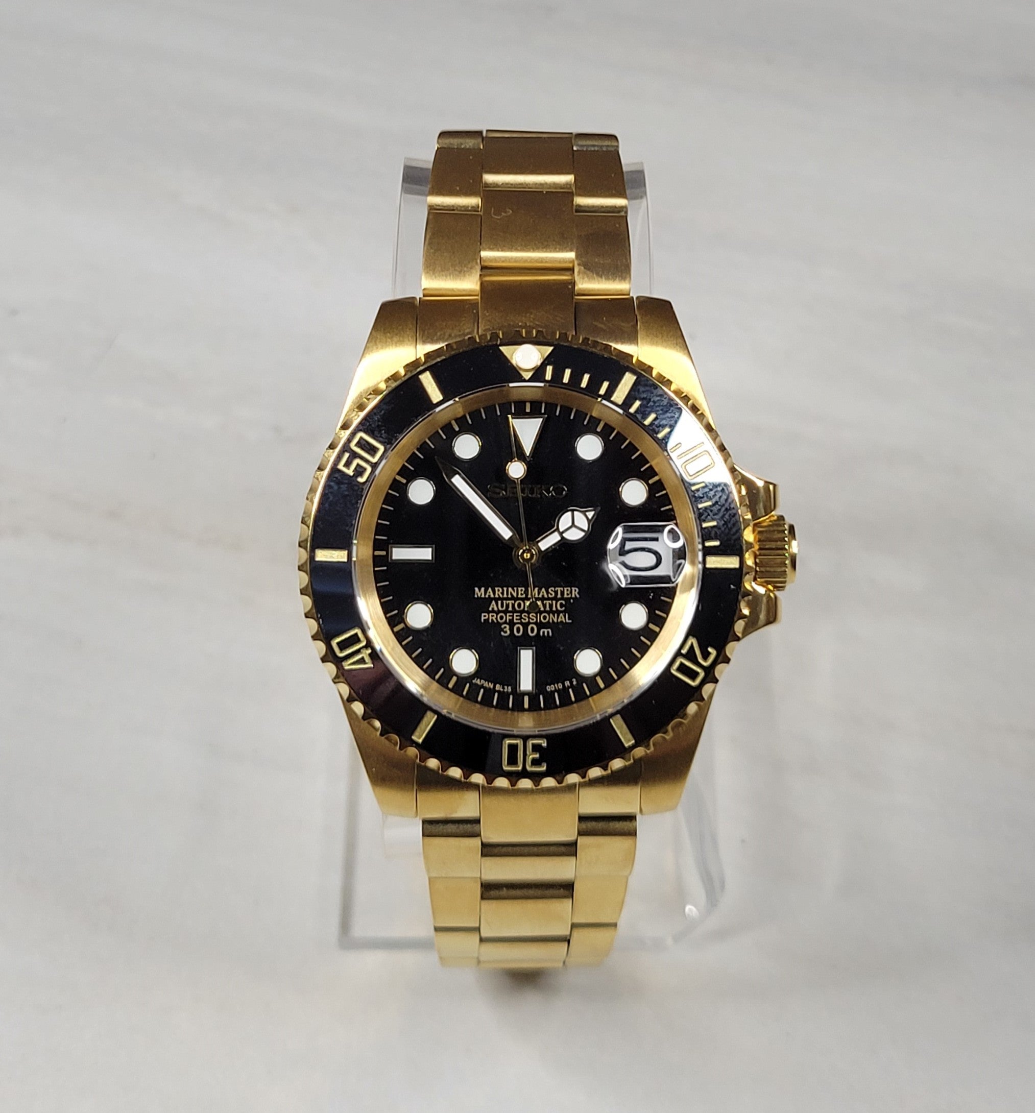 Custom Sub Gold | Black
