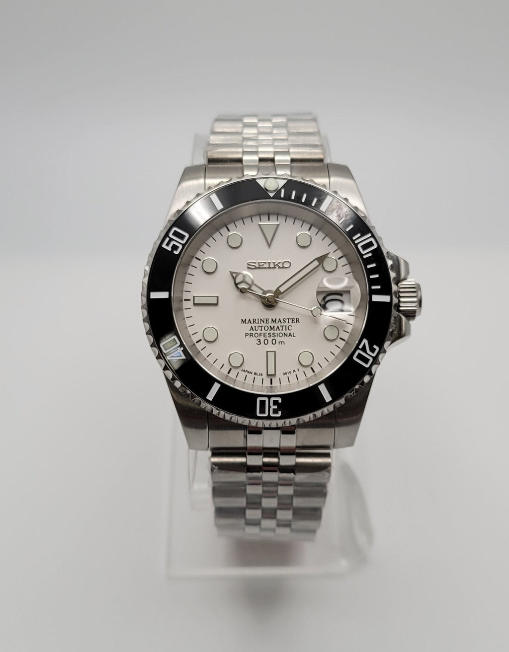 Custom Sub | White / Black