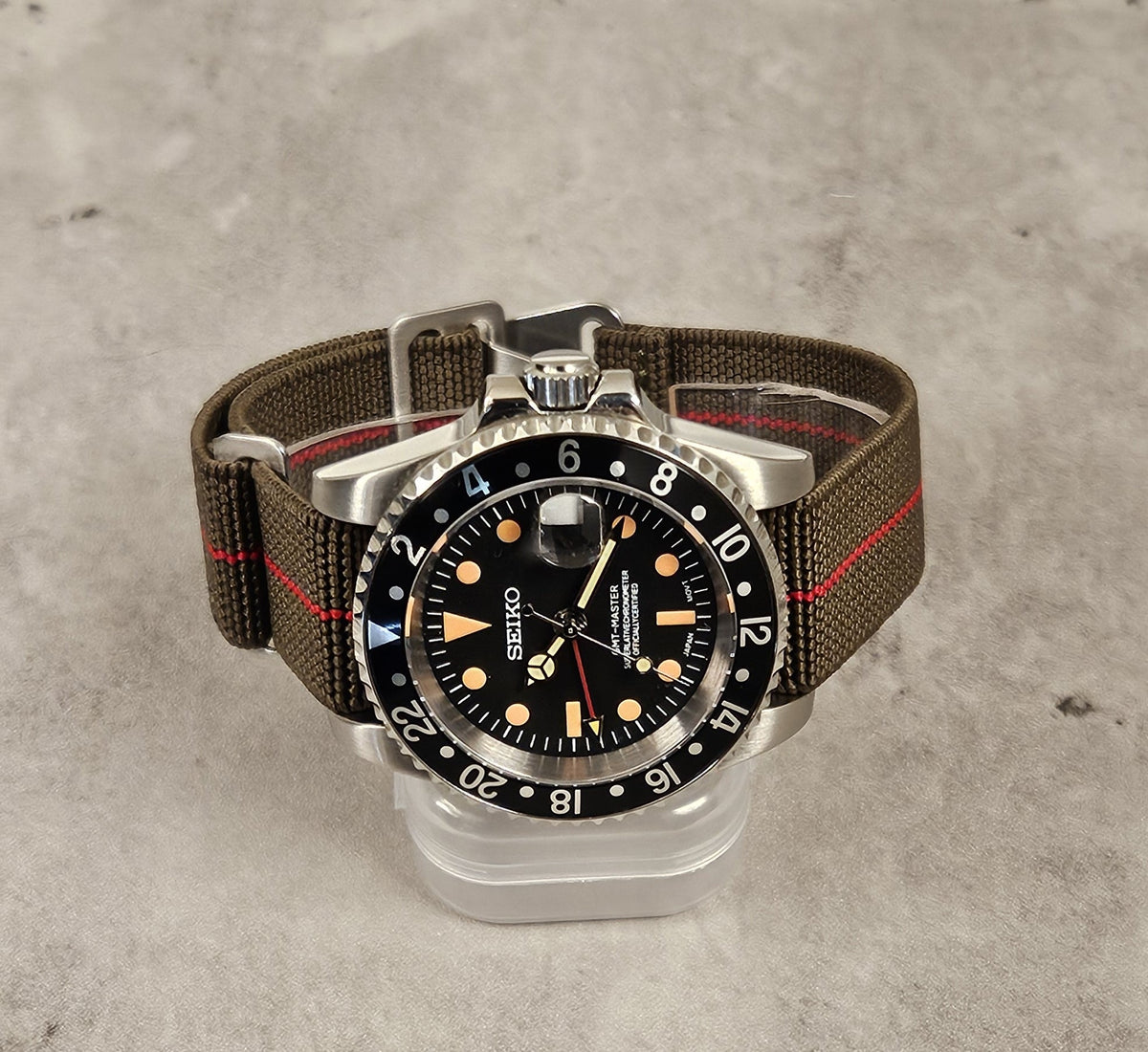 GMT-Master-Vintage-parachute-002