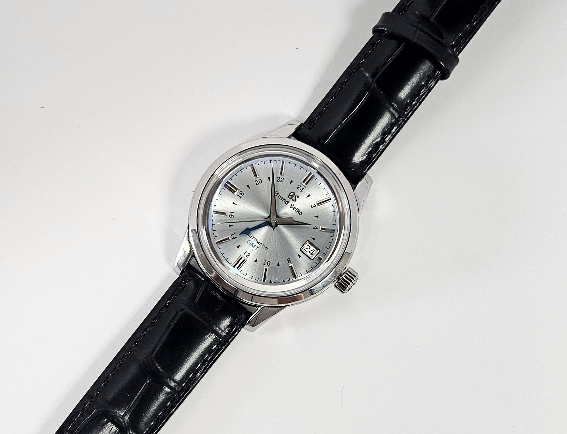 GMT-mod-watch-grand-seiko-ice-blue-dial